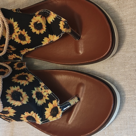 WOMEN: SUNFLOWER SLIP-ON SANDALS - Picture 14 of 14